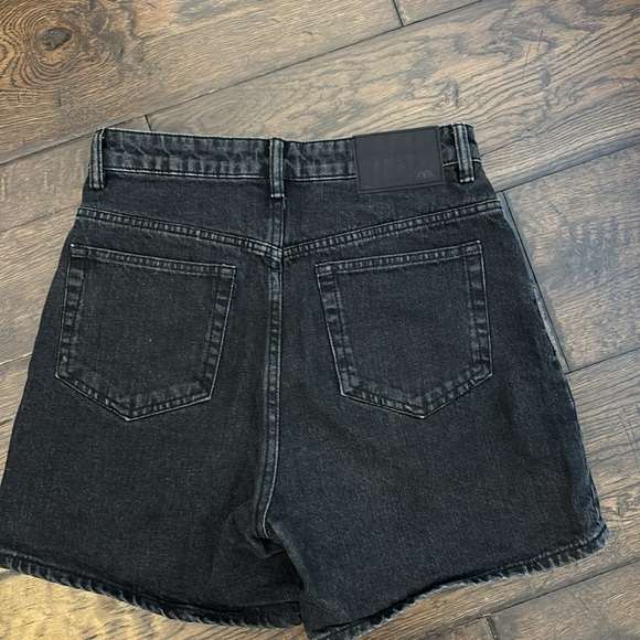 ZARA Shorts - Picture 2 of 3
